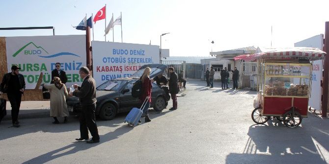 İnşaatı Devam Eden Kabataş İskelesi’nde Deniz Otobüsleri Yolcu Almaya Devam Ediyor