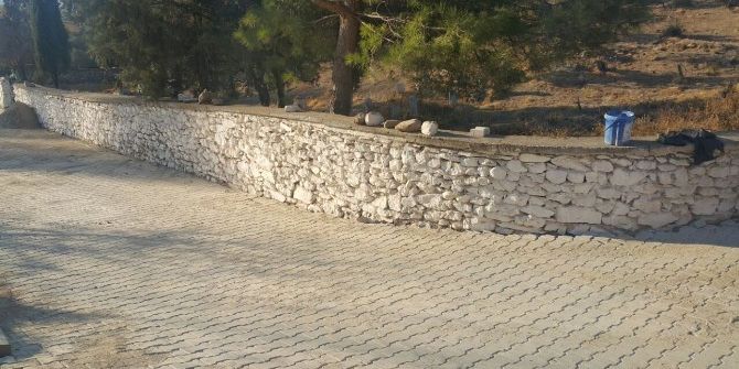 Sivrice Mezarlık Yoluna Kilit Parke Taşı