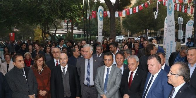 Önce Açılış Sonra Kahkaha