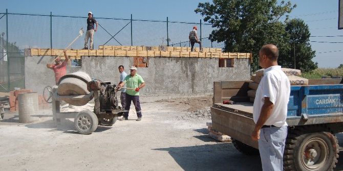 Lapseki Köylerine Halı Saha Yatırımı