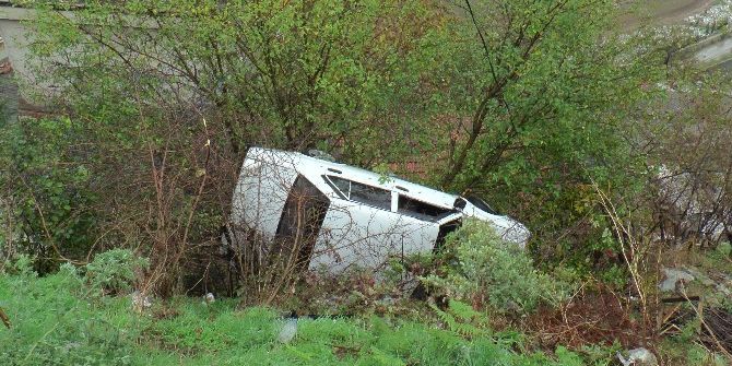 Ümraniye’de Bir Araç 5 Metreden Uçtu