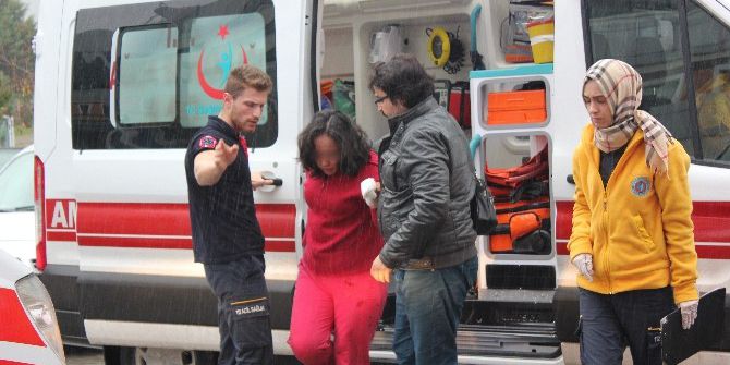 Kriz Geçiren Genç Kız 112 Personelinin Elini Isırdı