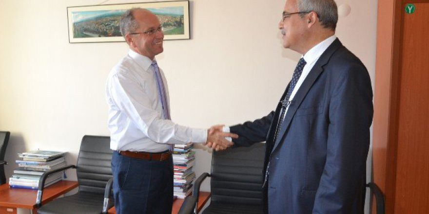 Vali Güvençer Valilik Personeli İle Bayramlaştı