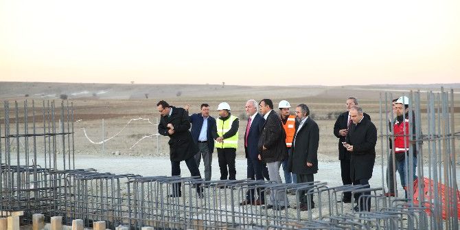 Başkan, Bin 453 Dairelik Toplu Konut İnşaatını İnceledi