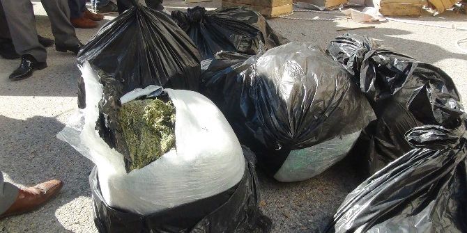 Meyve Kasalarından Esrar Çıktı