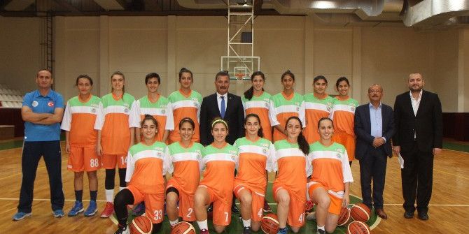 Başkan Tuna’dan, Potanın Sultanlarına Tatlılı Kutlama