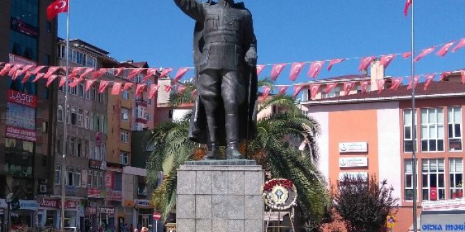 Rize Meydanında Tartışmalar Bitmiyor