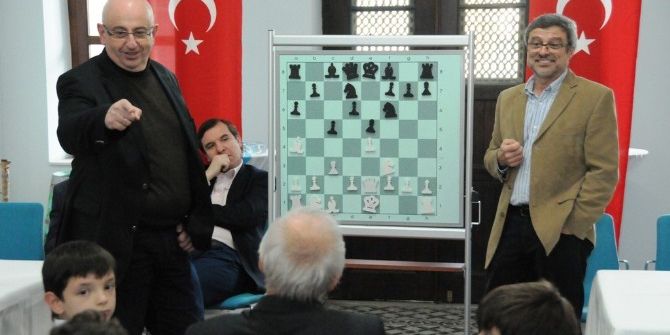 Satrancın Büyük Ustaları Satranç Severler İçin Oyun Analizlerini Yaptı