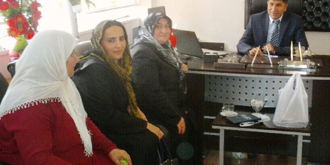 Ak Partili Kadınlardan Müdür Kırmızıtaş’a Ziyaret