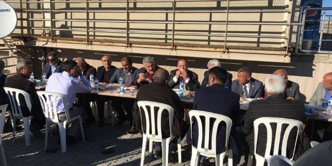 Siyasiler Birlik Ve Beraberlik Yemeğinde Buluştu