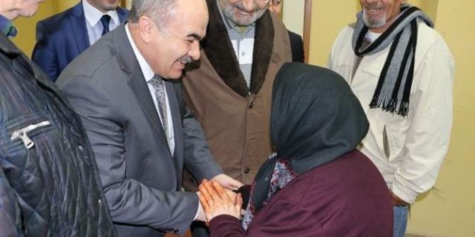 Vali Dağlı Huzurevi Sakinlerini Ziyaret Etti