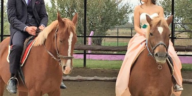 Sadakat Sözünü At Üzerinde Verdiler