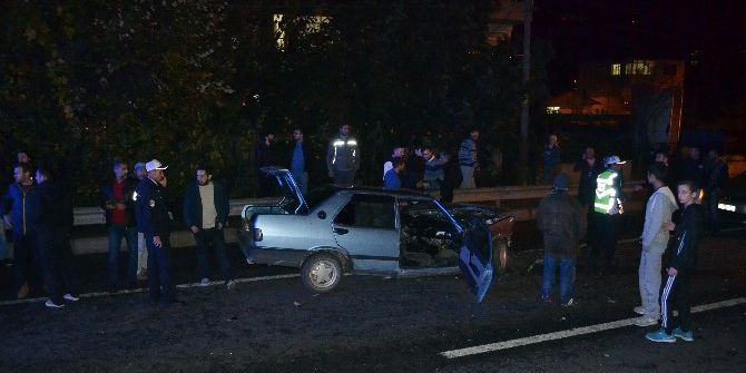 Otomobil, Kaza Yerindeki Kalabalığa Daldı: 1 Ölü, 5 Yaralı