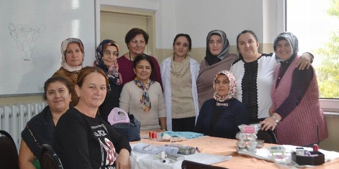 İğne Oyası Kursuna Gelen Stres Atıyor