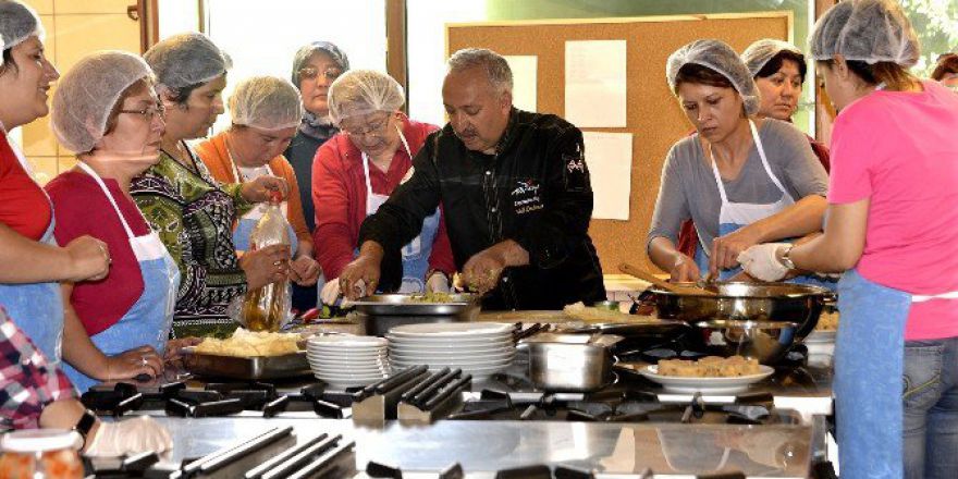Tepebaşı’nda Donanımlı Aşçılar Sertifikalarını Aldı