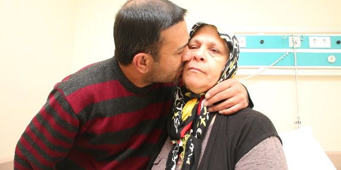 Böbreğini Gözünü Kırpmadan Oğluna Bağışladı