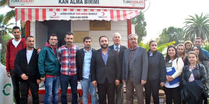 Ak Parti Efeler Gençlik Kollarından Kızılay’a Kan Bağışı