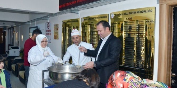 Bilecik Halk Eğitim Merkezi’nden Aşure İkramı