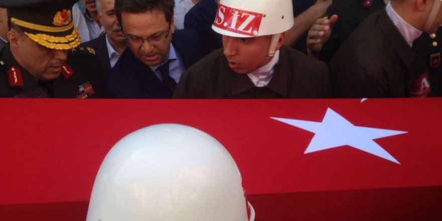 Bursa Şehidine Ağlıyor