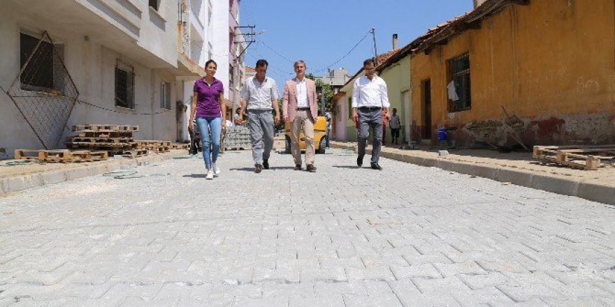 Turgutlu’nun Sokakları Parke Taşlarıyla Yenileniyor