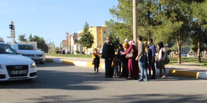 Otomobilin Çarptığı Çocuk Yaralandı