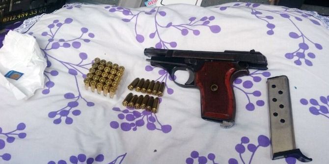 Hdp Protestosuna Giden Minibüste Ruhsatsız Silah Ele Geçirildi