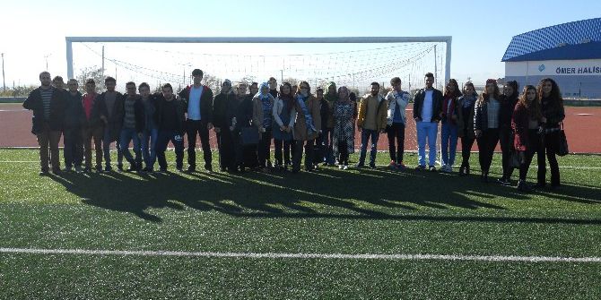 İletişim Fakültesinin Yeni Öğrencileri Üniversitenin Diğer Yerleşkelerini Gezdi