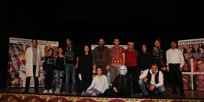 Kent Tiyatrosu Kasım Ayına “Çiçekler Solmasın” Adlı Oyunla Merhaba Dedi