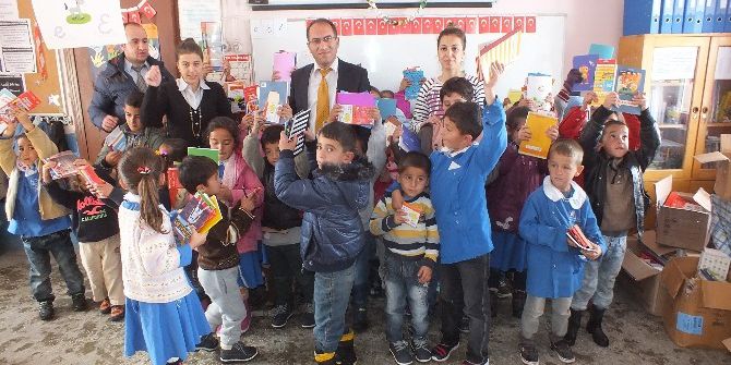 Köy Öğrencilerine Kırtasiye Yardımı