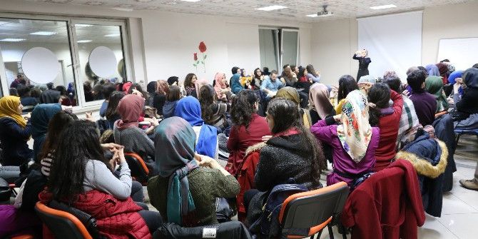 Doktor Adaylarına İşaret Dili Eğitimi