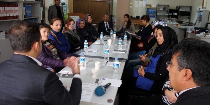 Kadın Boyacı Ustaları Yetişiyor