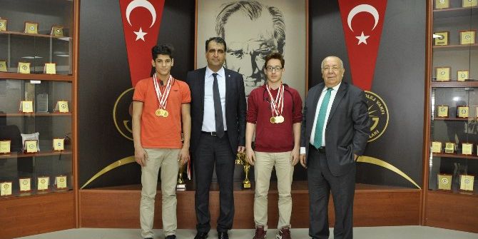 Gaziantep Kolej Vakfına Yüzmede 6 Altın Madalya