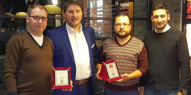 Kamerspor Kulübü’ne Destek Olanlara Plaket