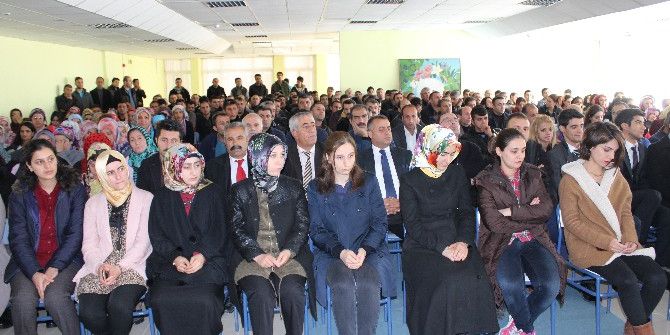 Kredi Yurtlar Kurumundan Başarılı Personele Plaket