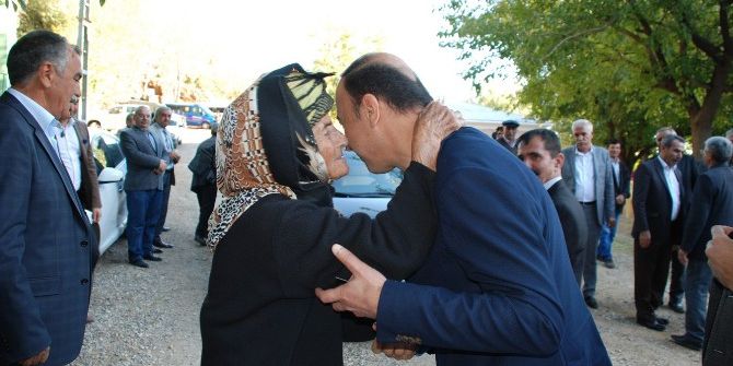 Oluklu Köyünde Vali Erin’e Coşkulu Karşılama