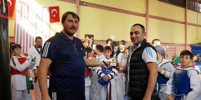 Bilecik Belediyesi Tekvando Takımı, Kulüpler Arası Dostluk Kupası Karşılaşmasında 2’nci Oldu