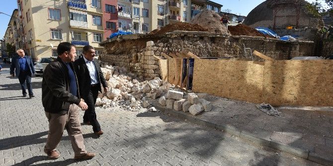 Tarihi Tahtalı Hamamın Restorasyonuna Başlandı