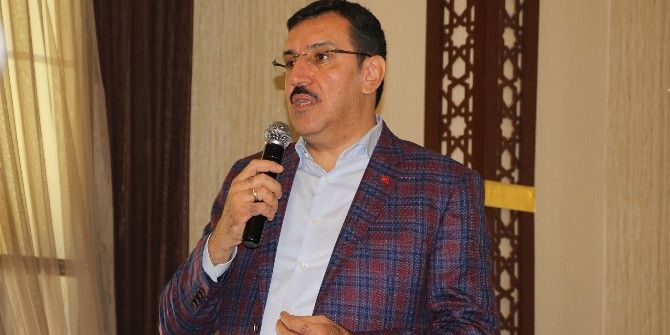 Gümrük Ve Ticaret Bakanı Bülent Tüfenkci, Yeşilyurt İlçesi Muhtarlarını Dinledi