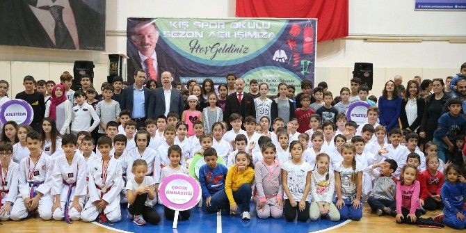 Bayrampaşa Kış Spor Okulları Sezonu Açıldı