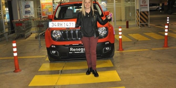 100 Tl‘ye Kazandığı Aracını Teslim Aldı