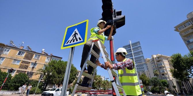 Mersin’de Trafik Hizmetleri Kent Genelinde Sürüyor