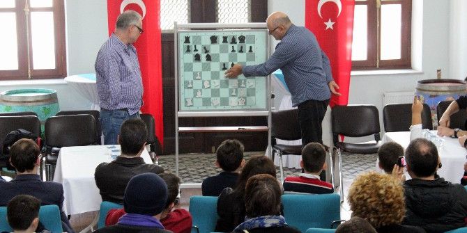 Dünyaca Ünlü Ustalar Satrançseverler İçin Analiz Yaptı