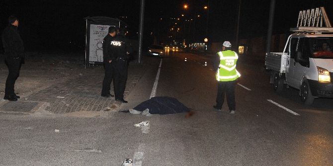 Yol Ortasındaki Kaza Kamerada