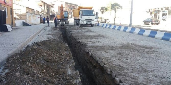 Hakkari Belediyesinden Hummalı Çalışma