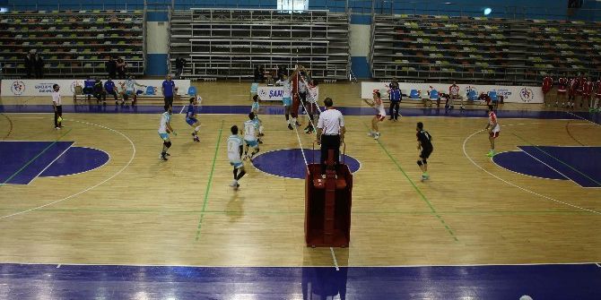 Haliliye Voleybol Takımı Bağlar’ı 3 - 0 Yendi