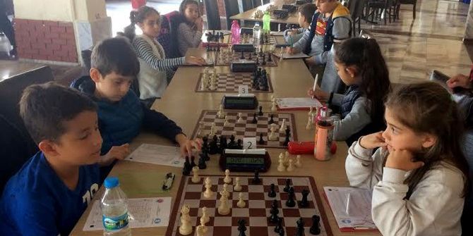 Çeşme’de Satranç Sporuna İlgi Artıyor