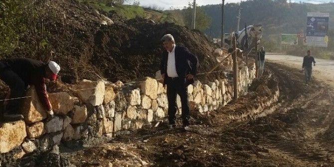 Yığılca Belediyesi 10 Kilometre Taş Duvar Yapacak