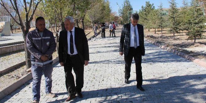İncesu Belediyesi Yavuz Özkan Stadı Çevresinde Parke Çalışmasına Başladı