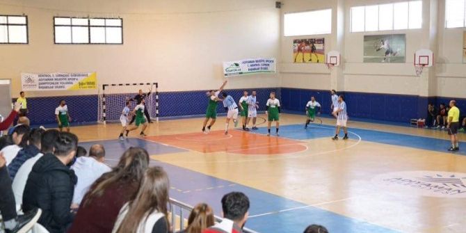 Adıyaman Belediyespor Hentbol Takımı: 30- 23:gümüşhane Belediyespor Hentbol Takımı