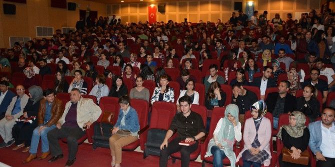 Adıyaman Belediyesinden Yetişkin Ve Çocuklar İçin Tiyatro